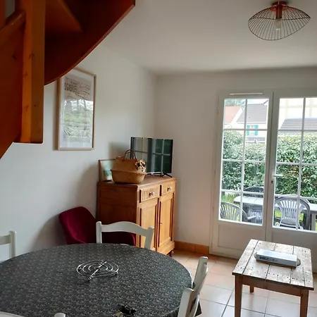 Holiday home Entre Terre Et Camiers